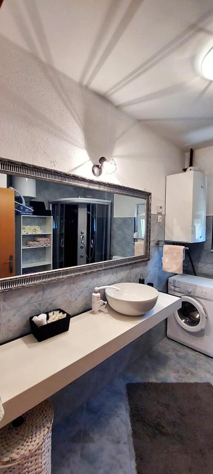 Apartment M&M With Private Pool Kucine Exterior photo